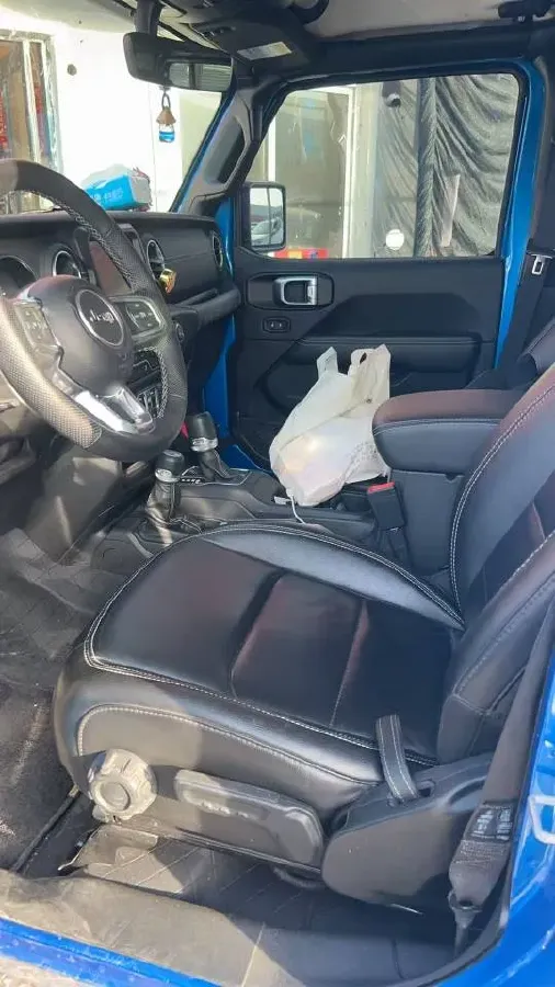 2022 Jeep Gladiator 3.6L 284HP V6 8AT,autocango,china used car exporter,china ev exporter,chinese used car exporter,chinese used ev exporter