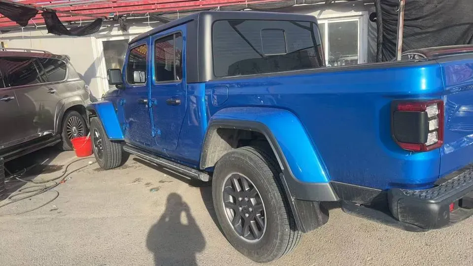 2022 Jeep Gladiator 3.6L 284HP V6 8AT,autocango,china used car exporter,china ev exporter,chinese used car exporter,chinese used ev exporter