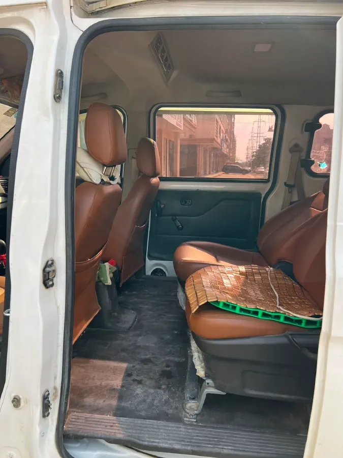 2019 WuLing HongGuang V 1.5L 105HP L4 5MT,autocango,china used car exporter,china ev exporter,chinese used car exporter,chinese used ev exporter