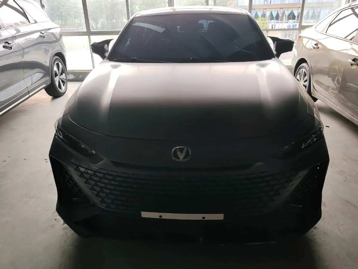 2023 ChangAn UNI-V 2.0T 233HP L4 8AT,autocango,china used car exporter,china ev exporter,chinese used car exporter,chinese used ev exporter