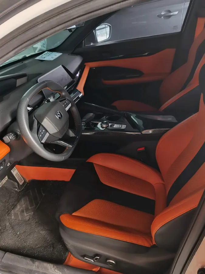 2023 ChangAn UNI-V 2.0T 233HP L4 8AT,autocango,china used car exporter,china ev exporter,chinese used car exporter,chinese used ev exporter