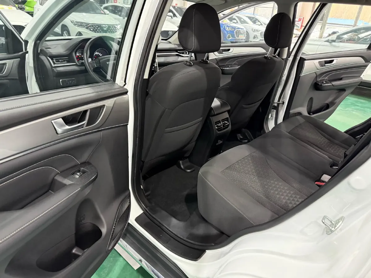 2021 Haval M6 1.5T 150HP L4 7DCT,autocango,china used car exporter,china ev exporter,chinese used car exporter,chinese used ev exporter