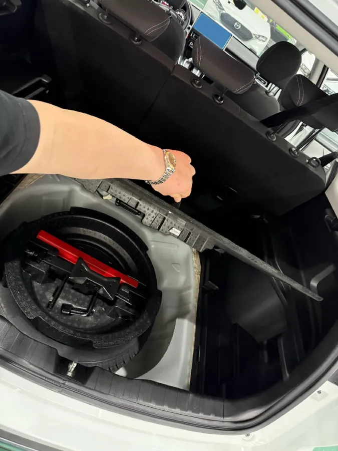 2021 Haval M6 1.5T 150HP L4 7DCT,autocango,china used car exporter,china ev exporter,chinese used car exporter,chinese used ev exporter