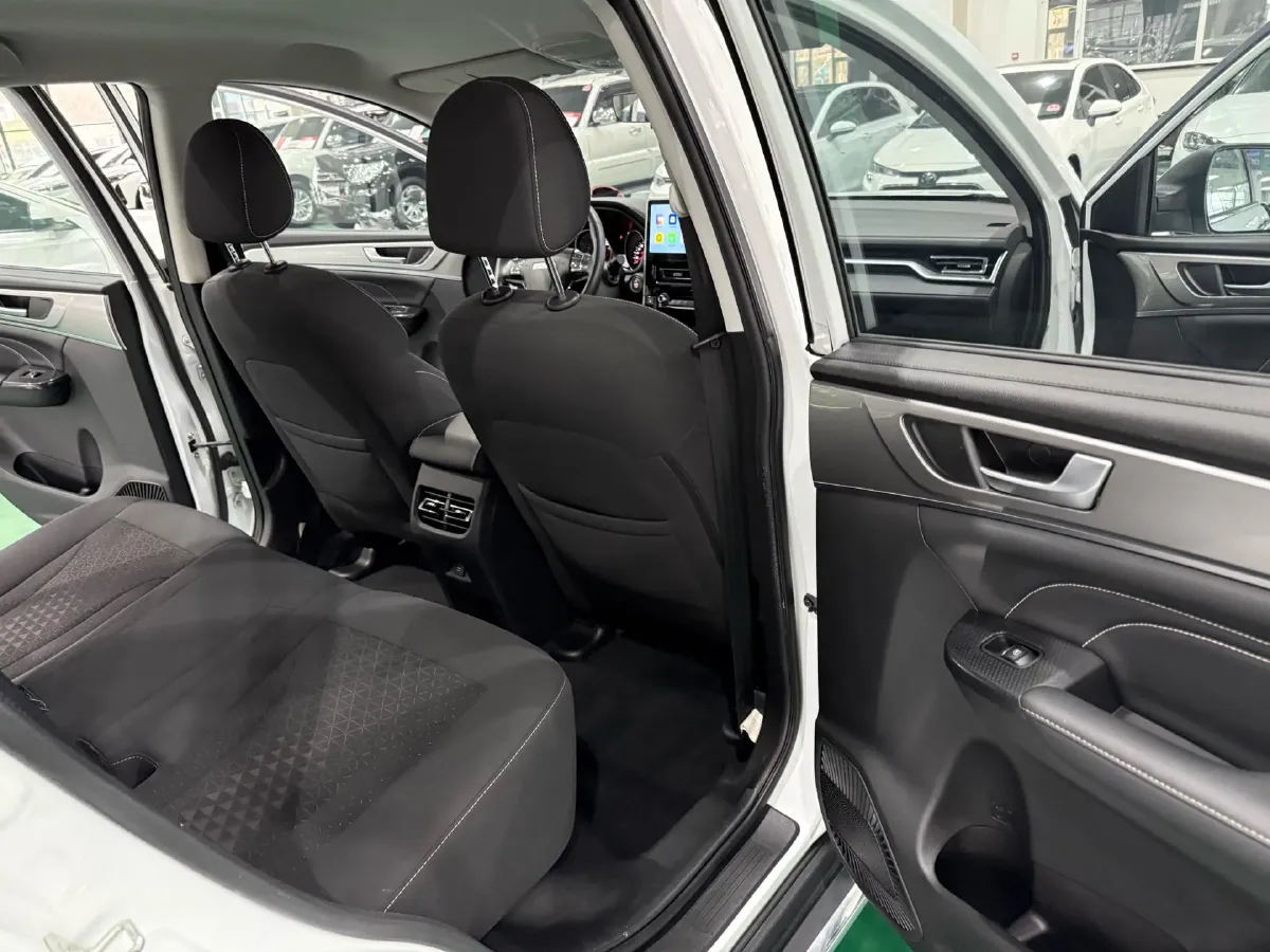 2021 Haval M6 1.5T 150HP L4 7DCT,autocango,china used car exporter,china ev exporter,chinese used car exporter,chinese used ev exporter