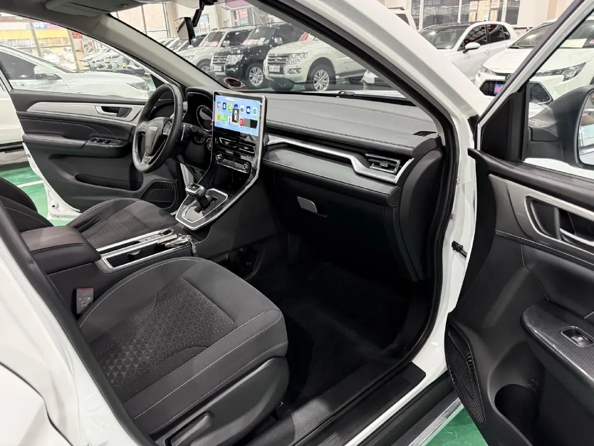 2021 Haval M6 1.5T 150HP L4 7DCT,autocango,china used car exporter,china ev exporter,chinese used car exporter,chinese used ev exporter