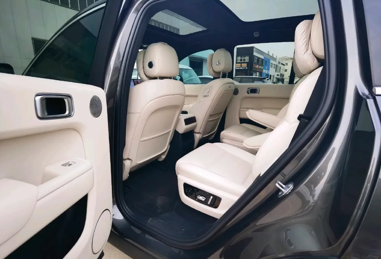 2024 Volvo S60 2.0T 197HP L4 7DCT,autocango,china used car exporter,china ev exporter,chinese used car exporter,chinese used ev exporter