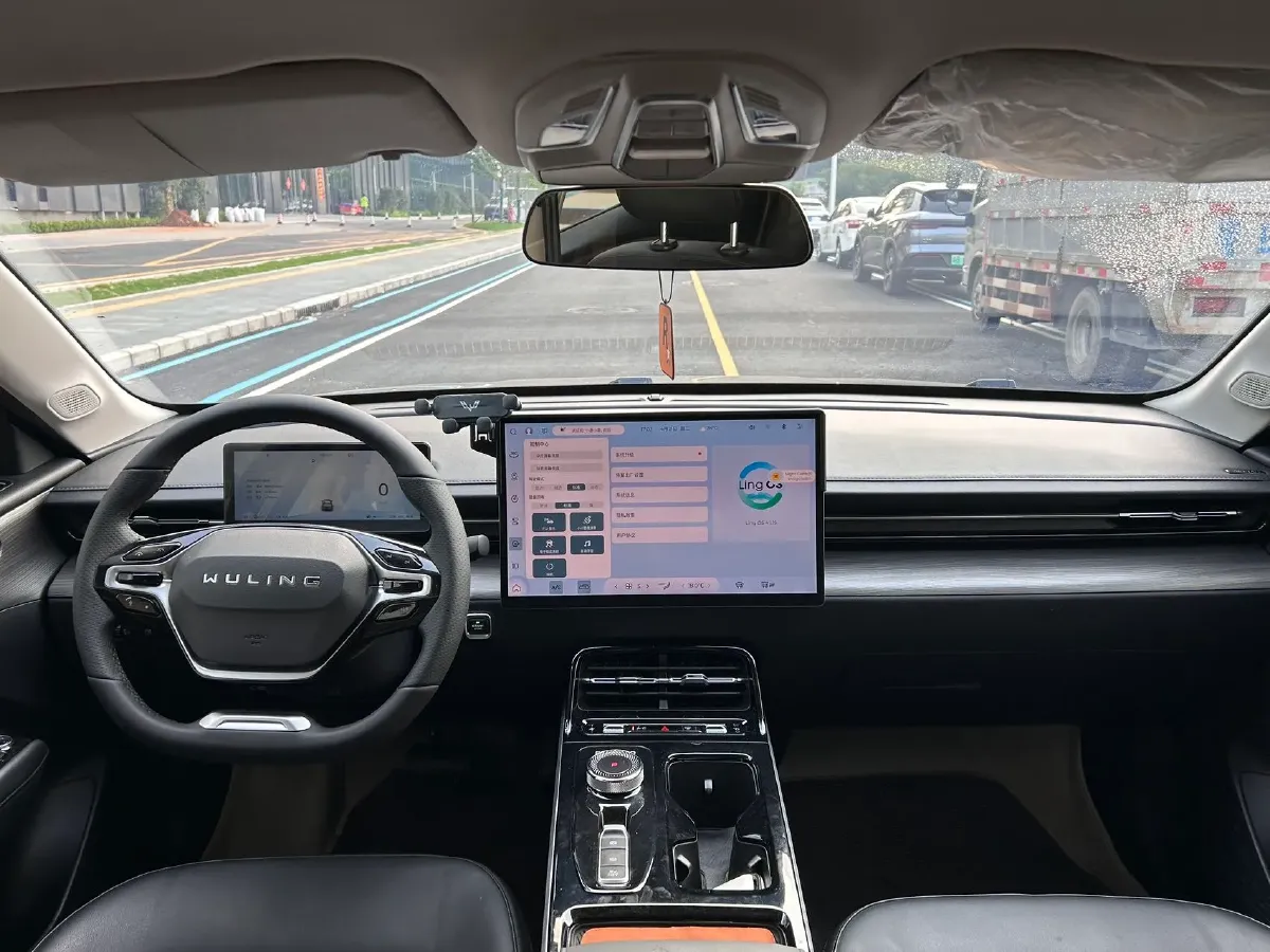 2023 WuLing XingGuang 1.5L 106HP L4 E-CVT PHEV 20.5KWH,autocango,china used car exporter,china ev exporter,chinese used car exporter,chinese used ev exporter