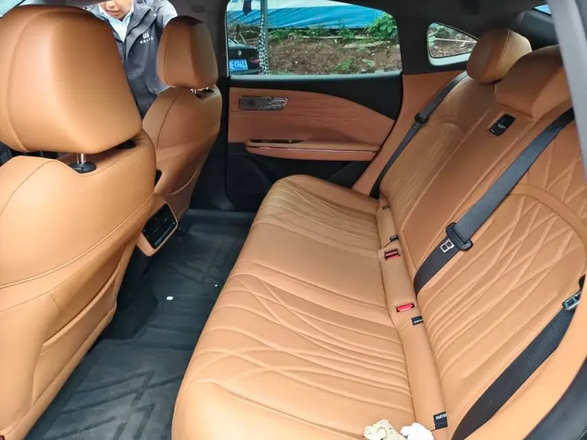 2025 Geely Galaxy Starshine 8 1.5T 163HP L4 3DHT PHEV 27.69KWH,autocango,china used car exporter,china ev exporter,chinese used car exporter,chinese used ev exporter