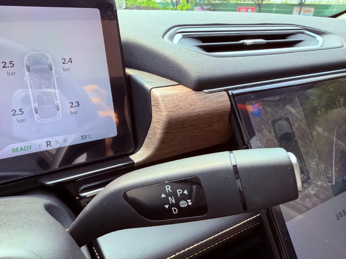 2022 Chevrolet Menlo BEV 61.1KWH,autocango,china used car exporter,china ev exporter,chinese used car exporter,chinese used ev exporter