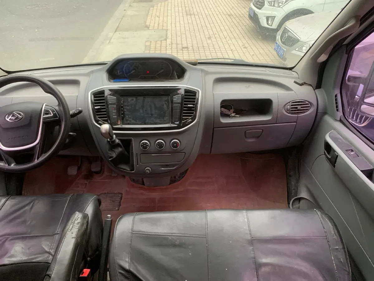 2021 MAXUS XinTu V80 2.0T 139HP L4 6MT,autocango,china used car exporter,china ev exporter,chinese used car exporter,chinese used ev exporter