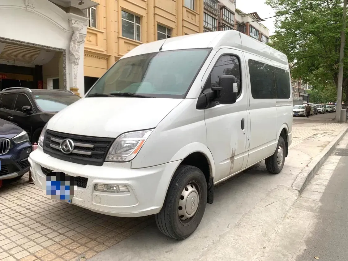 2021 MAXUS XinTu V80 2.0T 139HP L4 6MT,autocango,china used car exporter,china ev exporter,chinese used car exporter,chinese used ev exporter