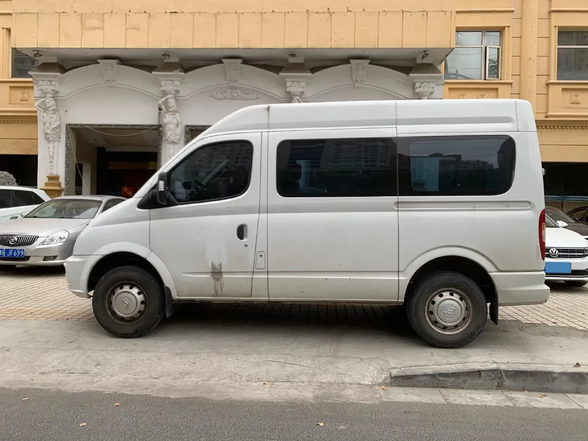 2021 MAXUS XinTu V80 2.0T 139HP L4 6MT,autocango,china used car exporter,china ev exporter,chinese used car exporter,chinese used ev exporter