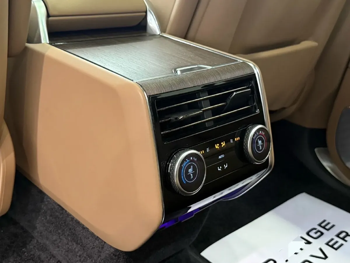 2025 Land Rover Range Rover 3.0T 400HP L6 8AT,autocango,china used car exporter,china ev exporter,chinese used car exporter,chinese used ev exporter