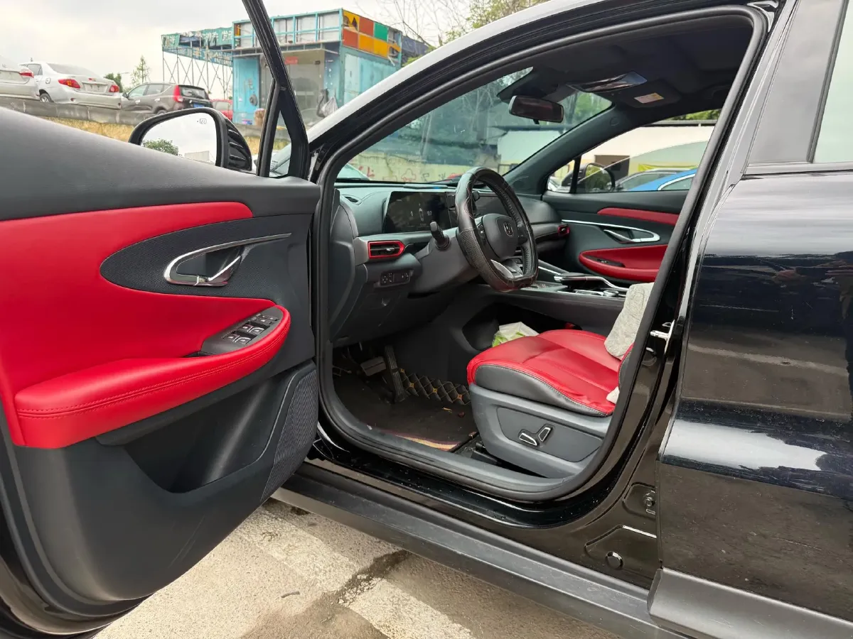 2020 ChangAn UNI-T 1.5T 180HP L4 7DCT,autocango,china used car exporter,china ev exporter,chinese used car exporter,chinese used ev exporter