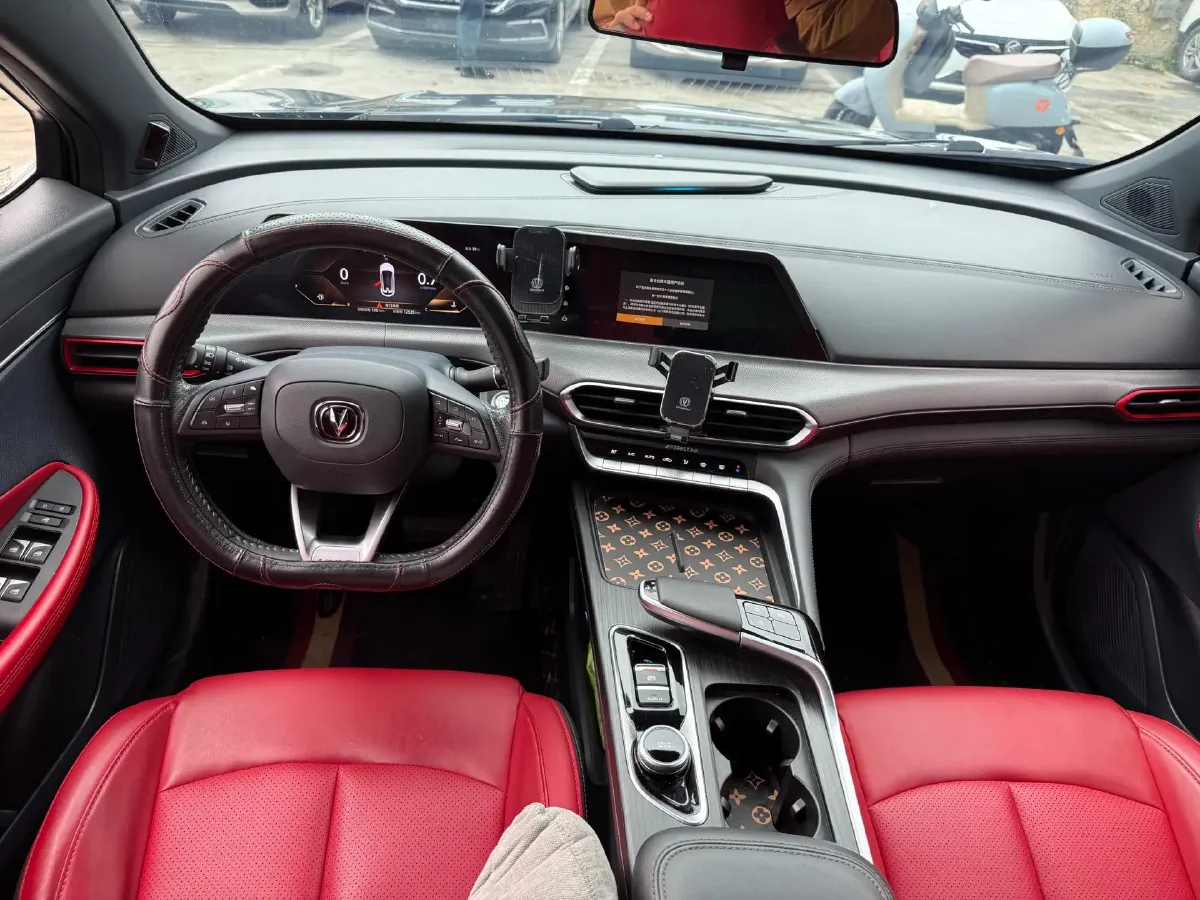 2020 ChangAn UNI-T 1.5T 180HP L4 7DCT,autocango,china used car exporter,china ev exporter,chinese used car exporter,chinese used ev exporter