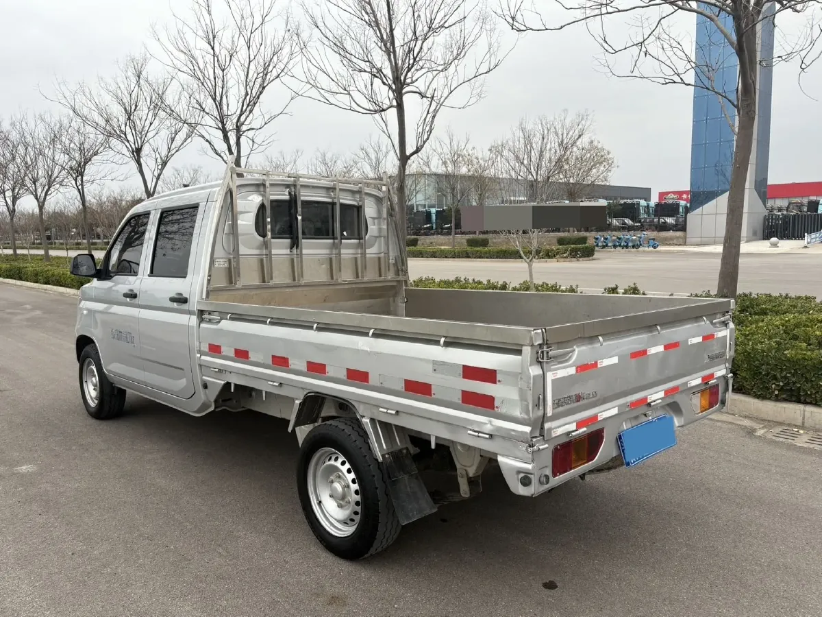 2023 WuLing RongGuang New Truck 2.0L 136HP L4 5MT,autocango,china used car exporter,china ev exporter,chinese used car exporter,chinese used ev exporter