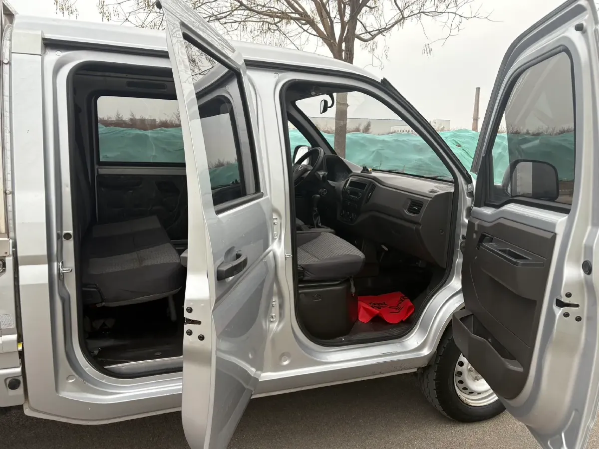 2023 WuLing RongGuang New Truck 2.0L 136HP L4 5MT,autocango,china used car exporter,china ev exporter,chinese used car exporter,chinese used ev exporter