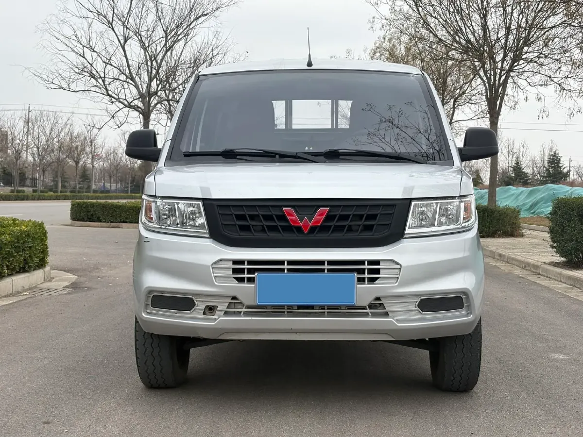 2023 WuLing RongGuang New Truck 2.0L 136HP L4 5MT,autocango,china used car exporter,china ev exporter,chinese used car exporter,chinese used ev exporter