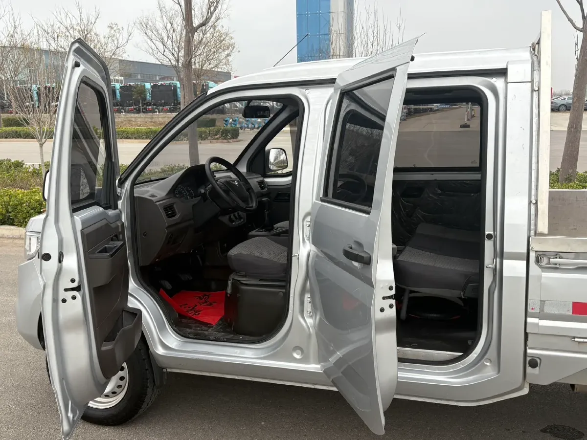 2023 WuLing RongGuang New Truck 2.0L 136HP L4 5MT,autocango,china used car exporter,china ev exporter,chinese used car exporter,chinese used ev exporter