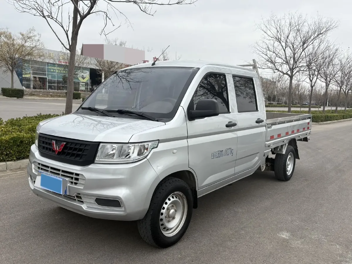2023 WuLing RongGuang New Truck 2.0L 136HP L4 5MT,autocango,china used car exporter,china ev exporter,chinese used car exporter,chinese used ev exporter