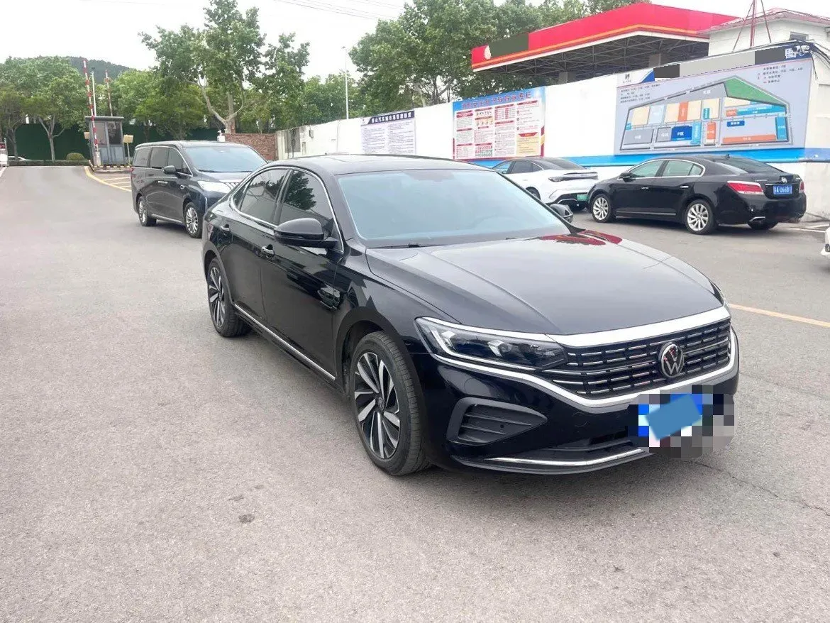 2025 Volkswagen Passat 2.0T 220HP L4 7DCT,autocango,china used car exporter,china ev exporter,chinese used car exporter,chinese used ev exporter