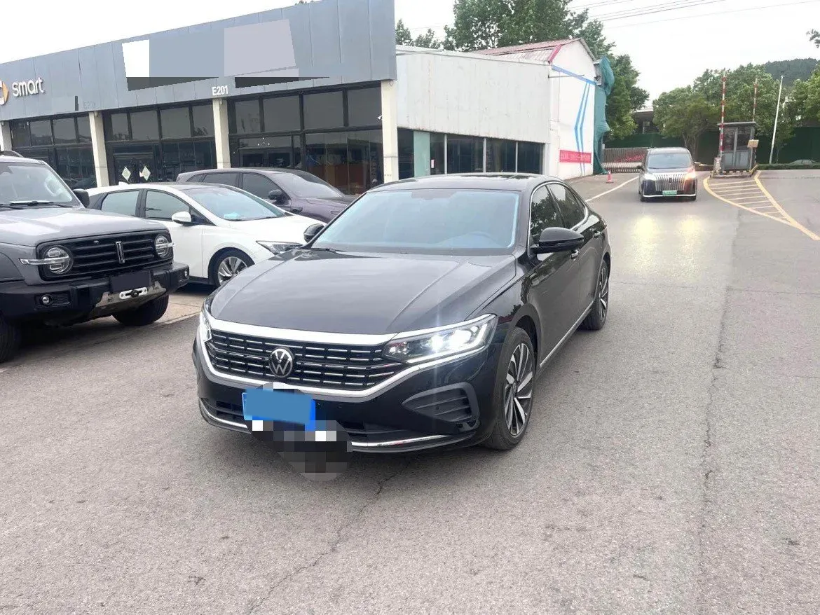 2025 Volkswagen Passat 2.0T 220HP L4 7DCT,autocango,china used car exporter,china ev exporter,chinese used car exporter,chinese used ev exporter