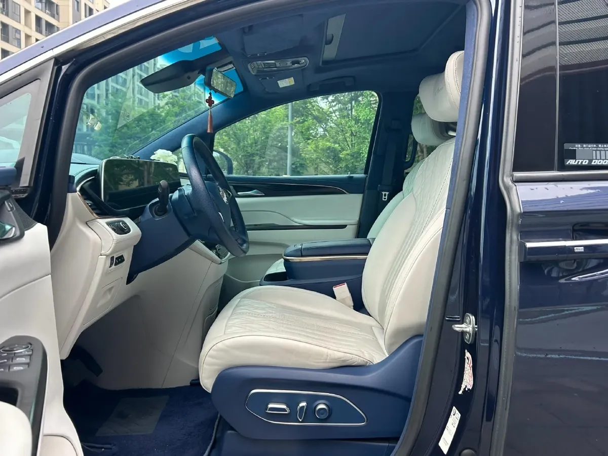 2022 Buick GL8 2.0T 237HP L4 9AT,autocango,china used car exporter,china ev exporter,chinese used car exporter,chinese used ev exporter