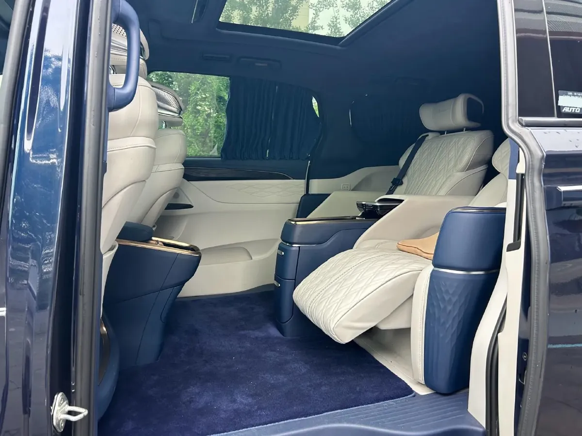 2022 Buick GL8 2.0T 237HP L4 9AT,autocango,china used car exporter,china ev exporter,chinese used car exporter,chinese used ev exporter