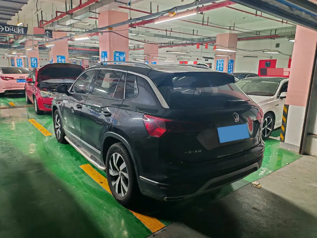 2019 Jeep Cherokee 2.0T 234HP L4 9AT,autocango,china used car exporter,china ev exporter,chinese used car exporter,chinese used ev exporter