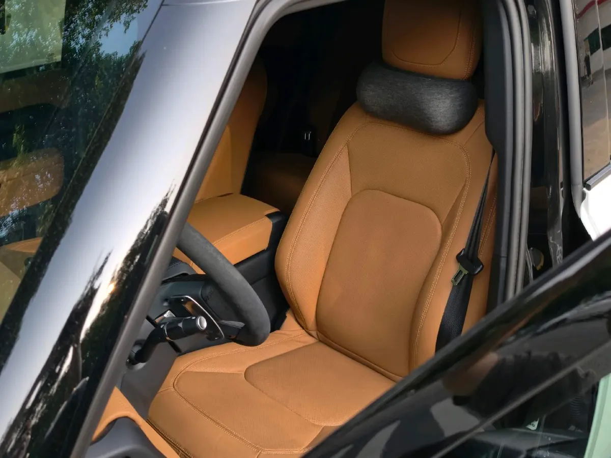 2024 Land Rover Defender 5.0T 525HP V8 8AT,autocango,china used car exporter,china ev exporter,chinese used car exporter,chinese used ev exporter