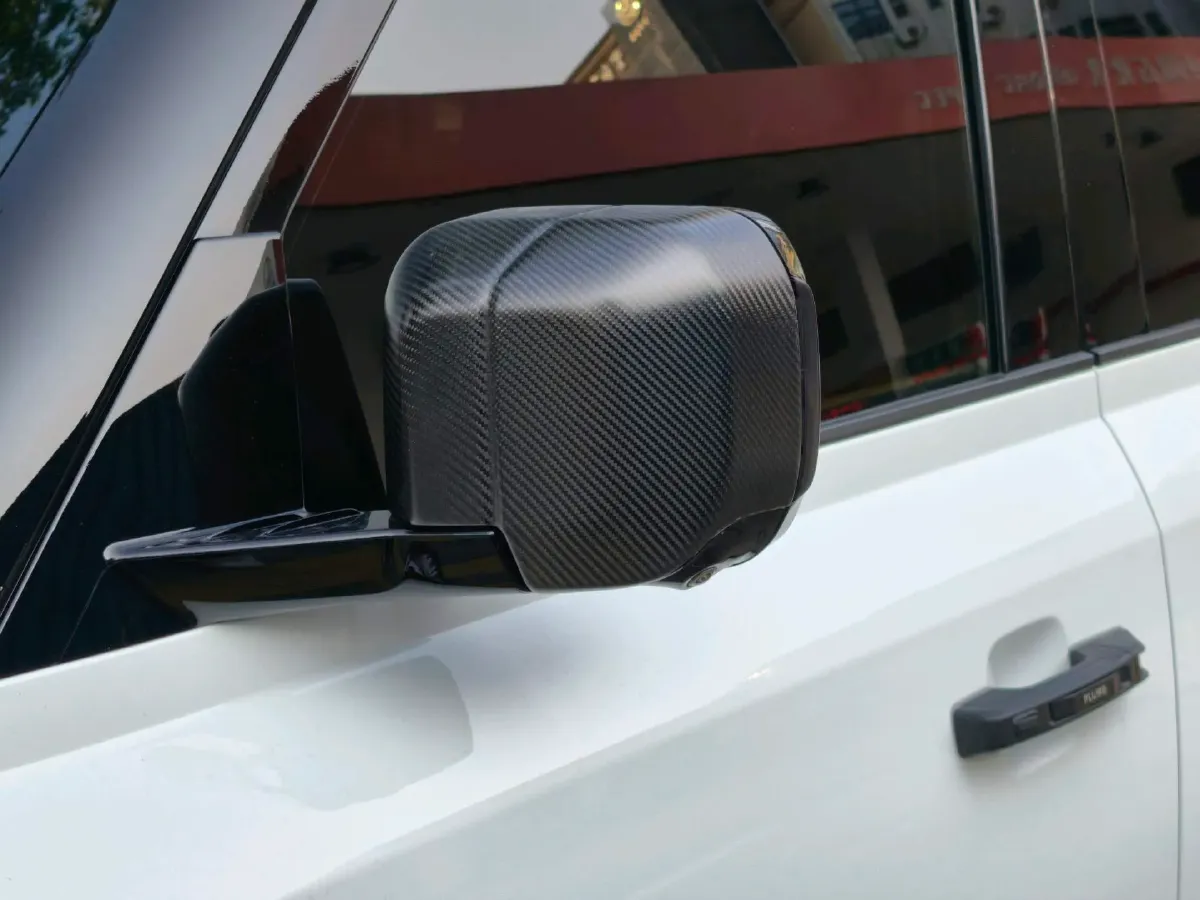 2024 Land Rover Defender 5.0T 525HP V8 8AT,autocango,china used car exporter,china ev exporter,chinese used car exporter,chinese used ev exporter