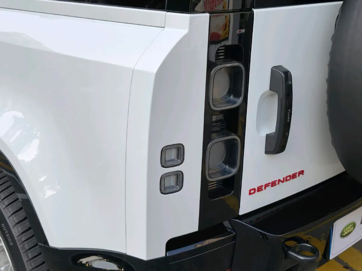 2024 Land Rover Defender 5.0T 525HP V8 8AT,autocango,china used car exporter,china ev exporter,chinese used car exporter,chinese used ev exporter