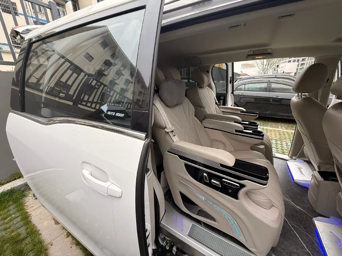 2023 Buick GL8 2.0T 237HP L4 9AT,autocango,china used car exporter,china ev exporter,chinese used car exporter,chinese used ev exporter