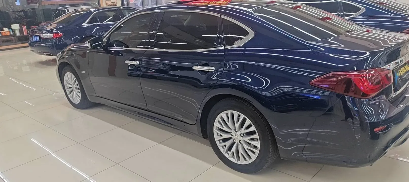2019 Infiniti Q70 2.0T 211HP L4 7AT,autocango,china used car exporter,china ev exporter,chinese used car exporter,chinese used ev exporter