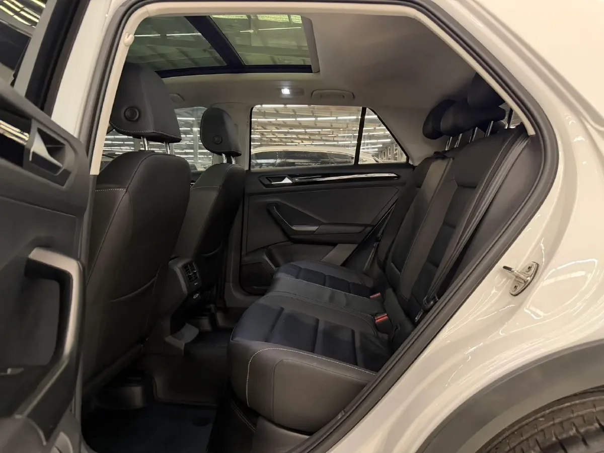 2022 Volkswagen T-Roc 1.4T 150HP L4 7DCT,autocango,china used car exporter,china ev exporter,chinese used car exporter,chinese used ev exporter