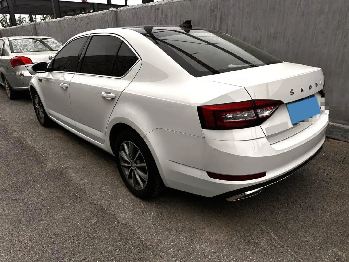 2020 Skoda Octavia 1.5L 113HP L4 6AT,autocango,china used car exporter,china ev exporter,chinese used car exporter,chinese used ev exporter