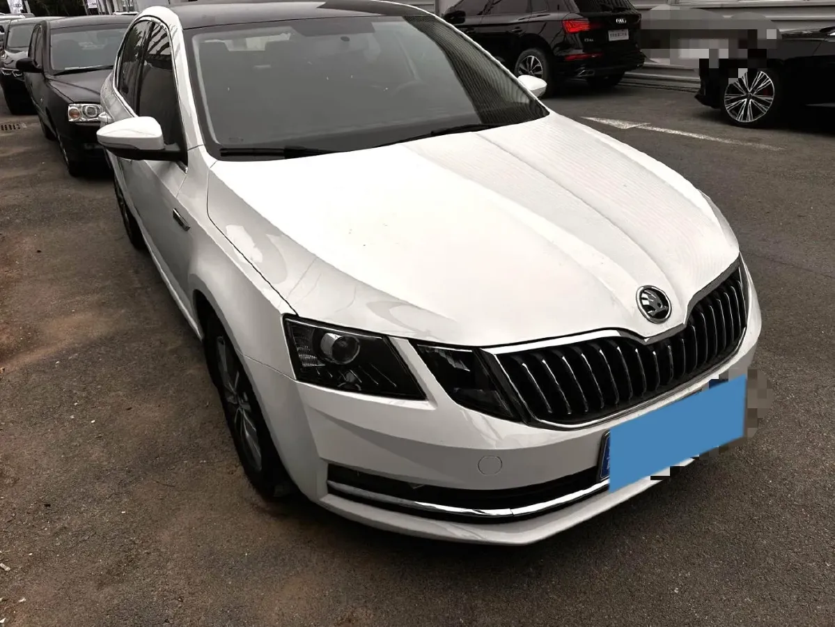 2020 Skoda Octavia 1.5L 113HP L4 6AT,autocango,china used car exporter,china ev exporter,chinese used car exporter,chinese used ev exporter