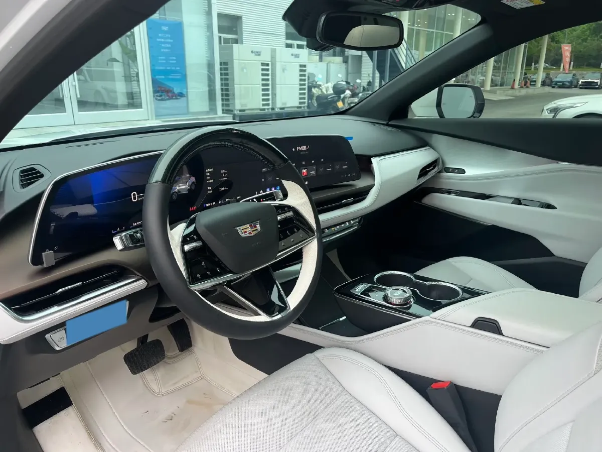 2023 Cadillac GT4 1.5T 211HP L4 9AT,autocango,china used car exporter,china ev exporter,chinese used car exporter,chinese used ev exporter