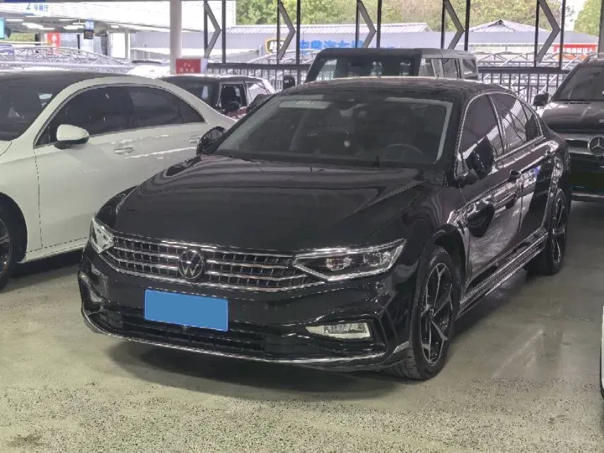 2023 Volkswagen Magotan 2.0T 186HP L4 7DCT,autocango,china used car exporter,china ev exporter,chinese used car exporter,chinese used ev exporter