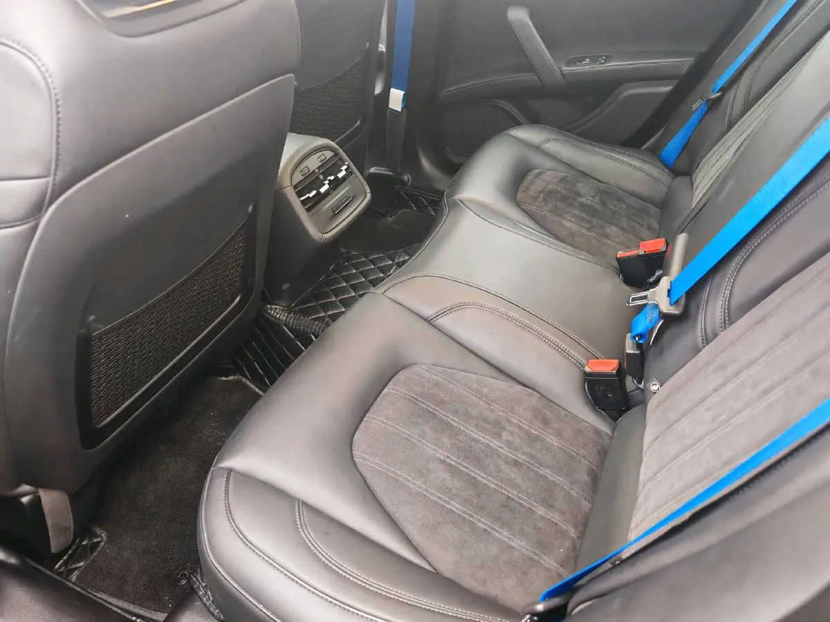 2022 Audi Q7 2.0T 245HP L4 8AT,autocango,china used car exporter,china ev exporter,chinese used car exporter,chinese used ev exporter