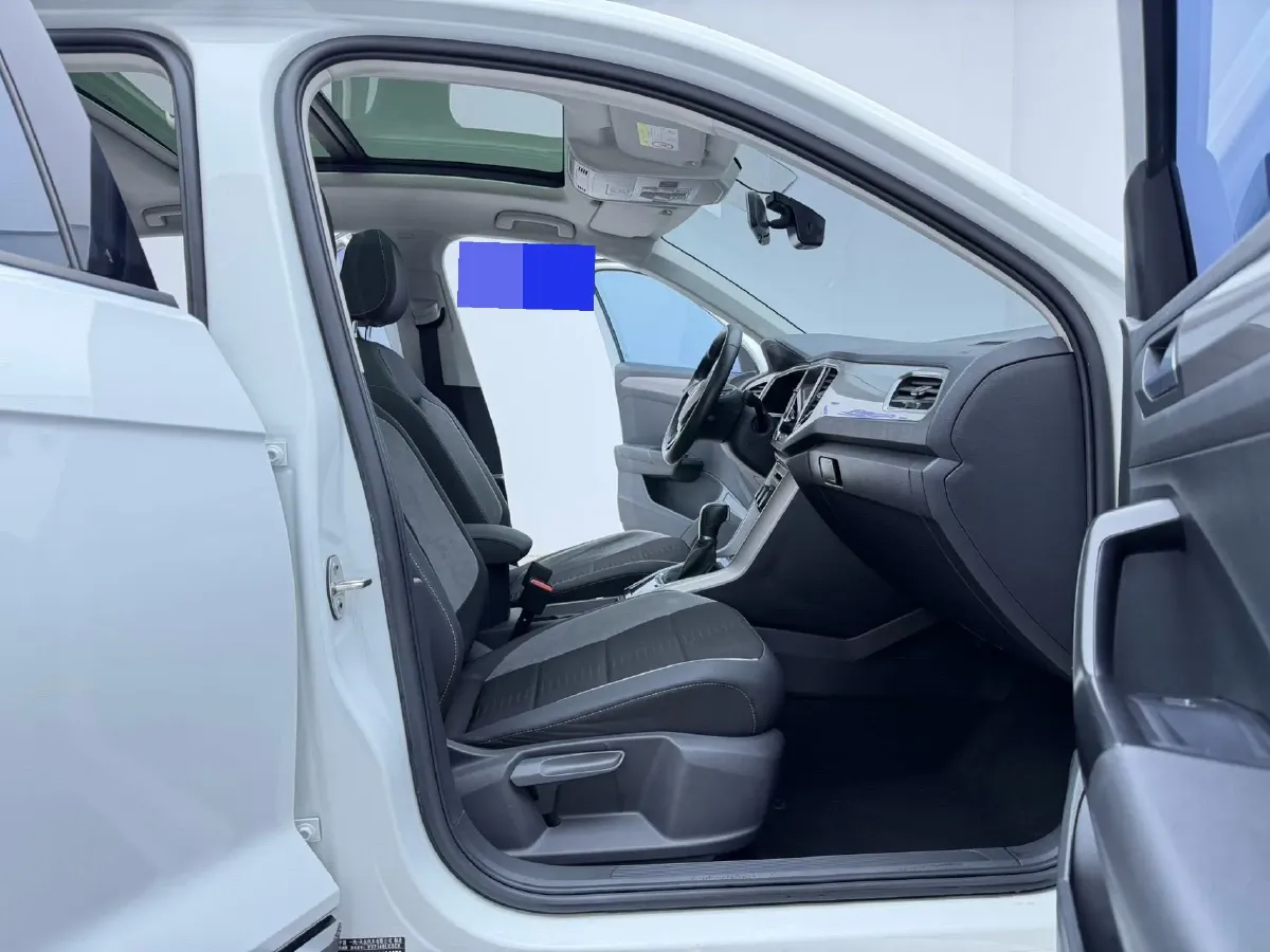 2022 Volkswagen T-Roc 1.4T 150HP L4 7DCT,autocango,china used car exporter,china ev exporter,chinese used car exporter,chinese used ev exporter