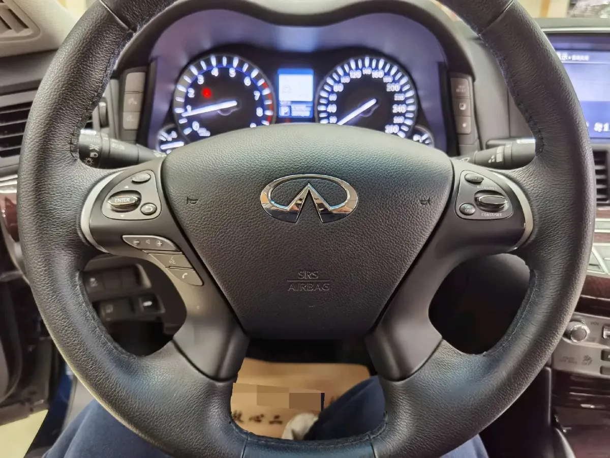 2019 Infiniti Q70 2.0T 211HP L4 7AT,autocango,china used car exporter,china ev exporter,chinese used car exporter,chinese used ev exporter