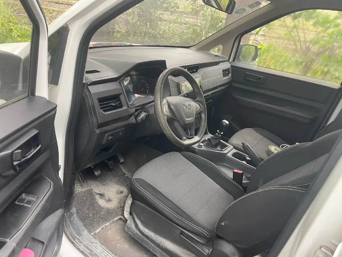 2019 Venucia M50V 1.5L 112HP L4 5MT,autocango,china used car exporter,china ev exporter,chinese used car exporter,chinese used ev exporter