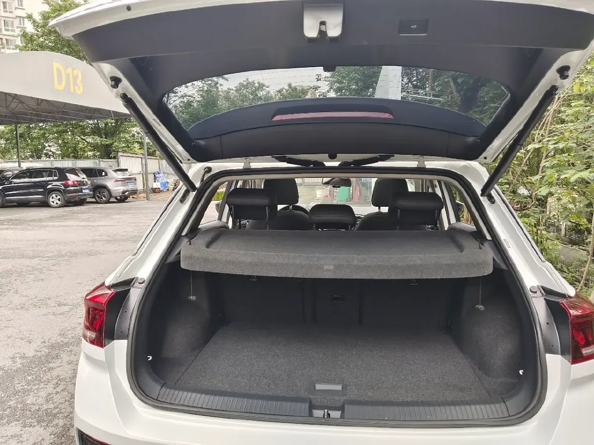 2021 Volkswagen T-Roc 1.4T 150HP L4 7DCT,autocango,china used car exporter,china ev exporter,chinese used car exporter,chinese used ev exporter