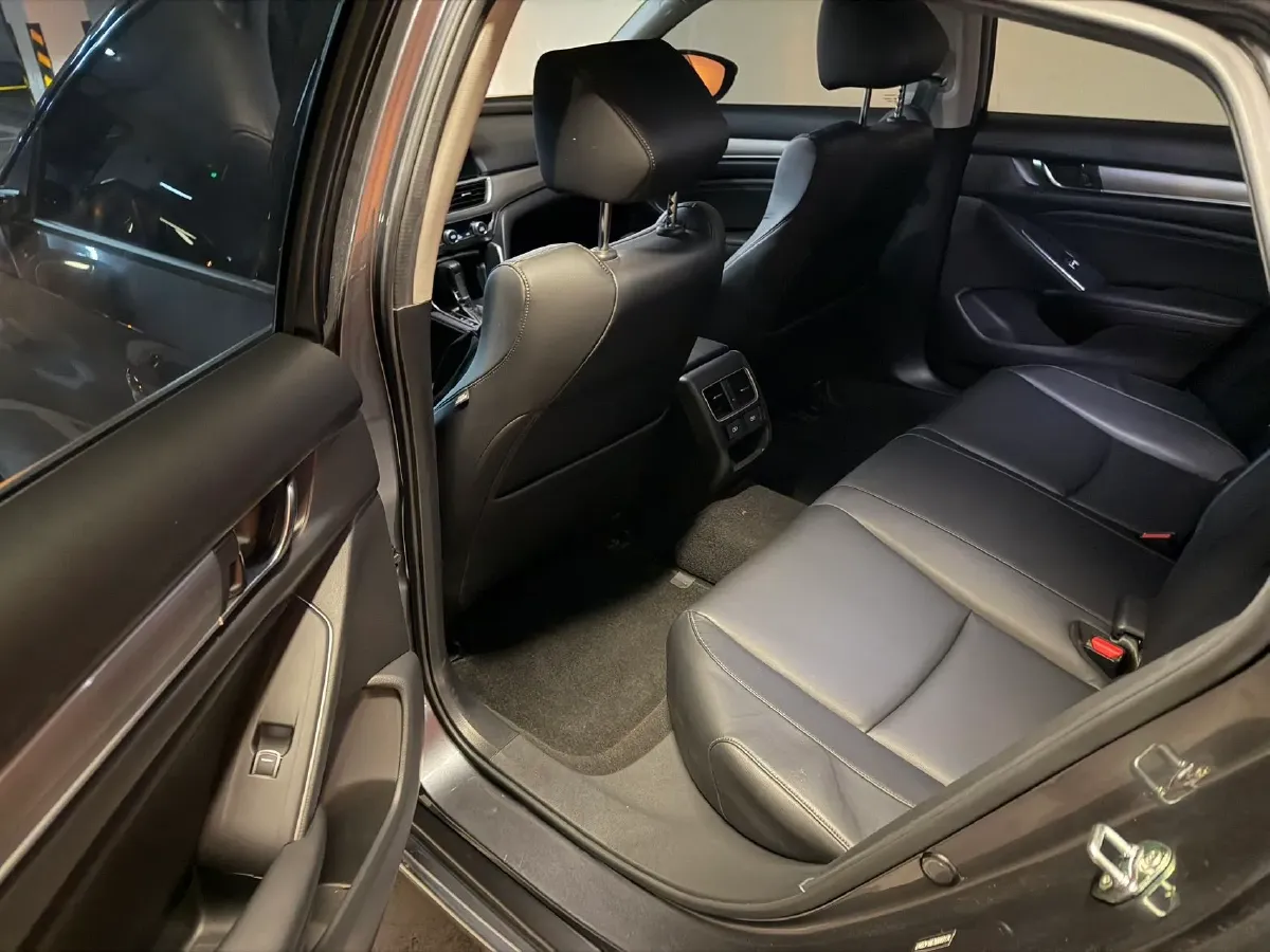 2022 Honda Accord 1.5T 194HP L4 CVT,autocango,china used car exporter,china ev exporter,chinese used car exporter,chinese used ev exporter