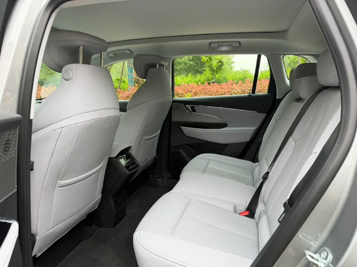 2024 Buick E5 BEV 68.4KWH,autocango,china used car exporter,china ev exporter,chinese used car exporter,chinese used ev exporter