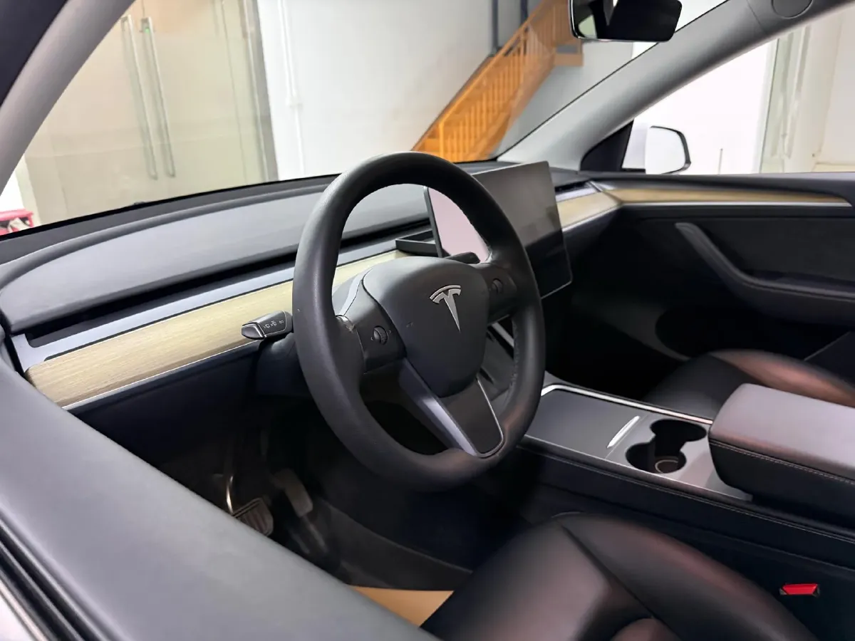 2022 Tesla Model Y BEV 60KWH,autocango,china used car exporter,china ev exporter,chinese used car exporter,chinese used ev exporter