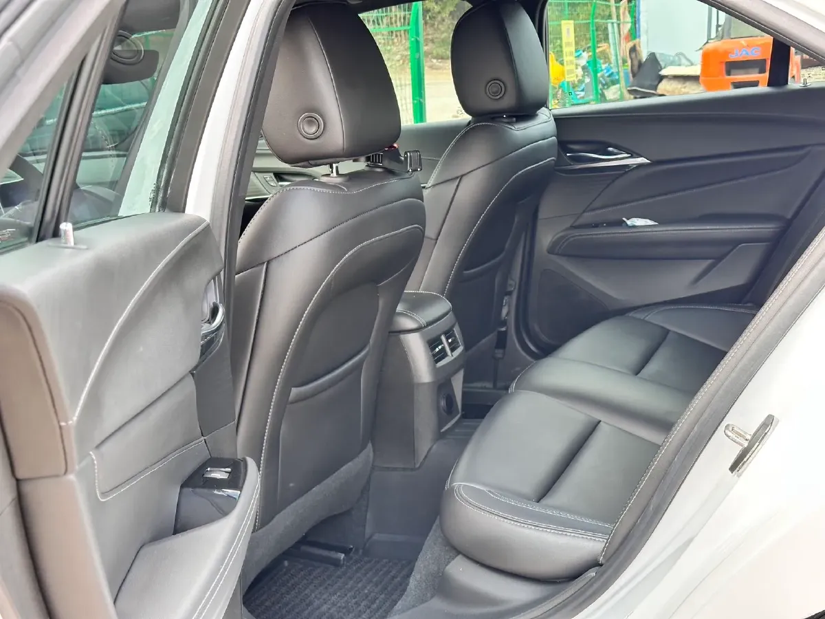 2022 Cadillac CT4 2.0T 237HP L4 8AT,autocango,china used car exporter,china ev exporter,chinese used car exporter,chinese used ev exporter