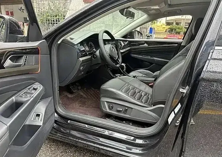 2019 Skoda Kodiak 2.0T 186HP L4 7DCT,autocango,china used car exporter,china ev exporter,chinese used car exporter,chinese used ev exporter