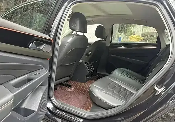 2019 Skoda Kodiak 2.0T 186HP L4 7DCT,autocango,china used car exporter,china ev exporter,chinese used car exporter,chinese used ev exporter